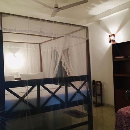 Ameesha Guesthouse 乌纳瓦图纳 外观 照片