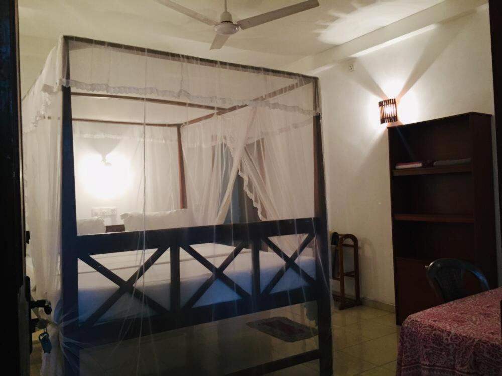 Ameesha Guesthouse 乌纳瓦图纳 外观 照片