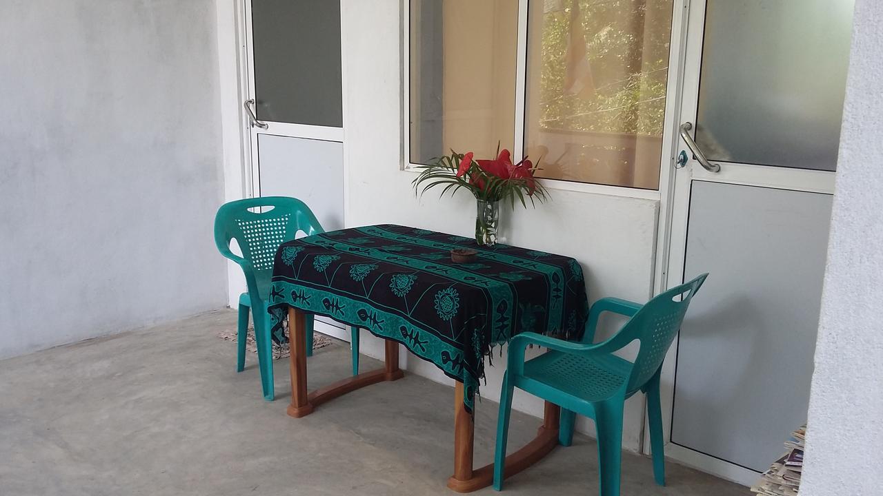 Ameesha Guesthouse 乌纳瓦图纳 外观 照片