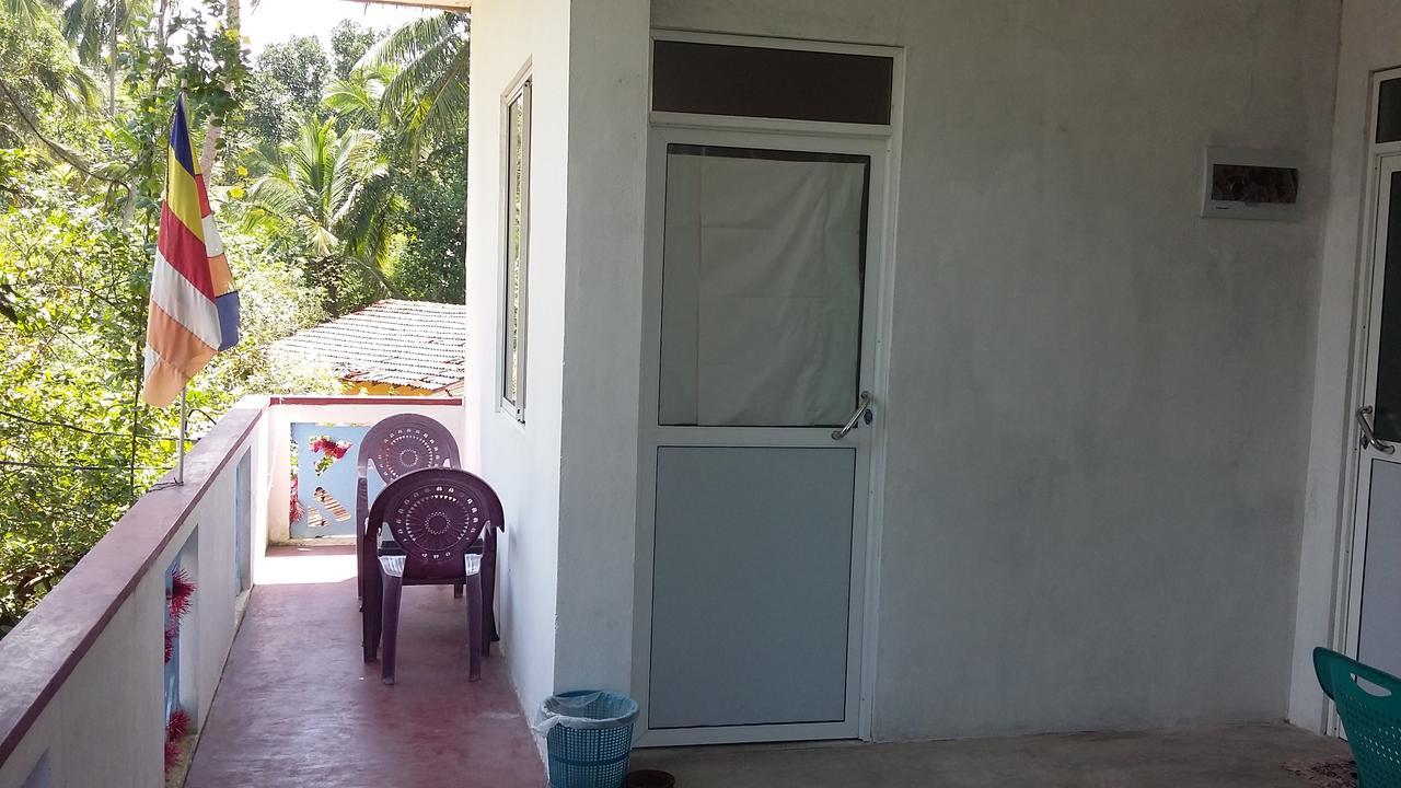 Ameesha Guesthouse 乌纳瓦图纳 外观 照片