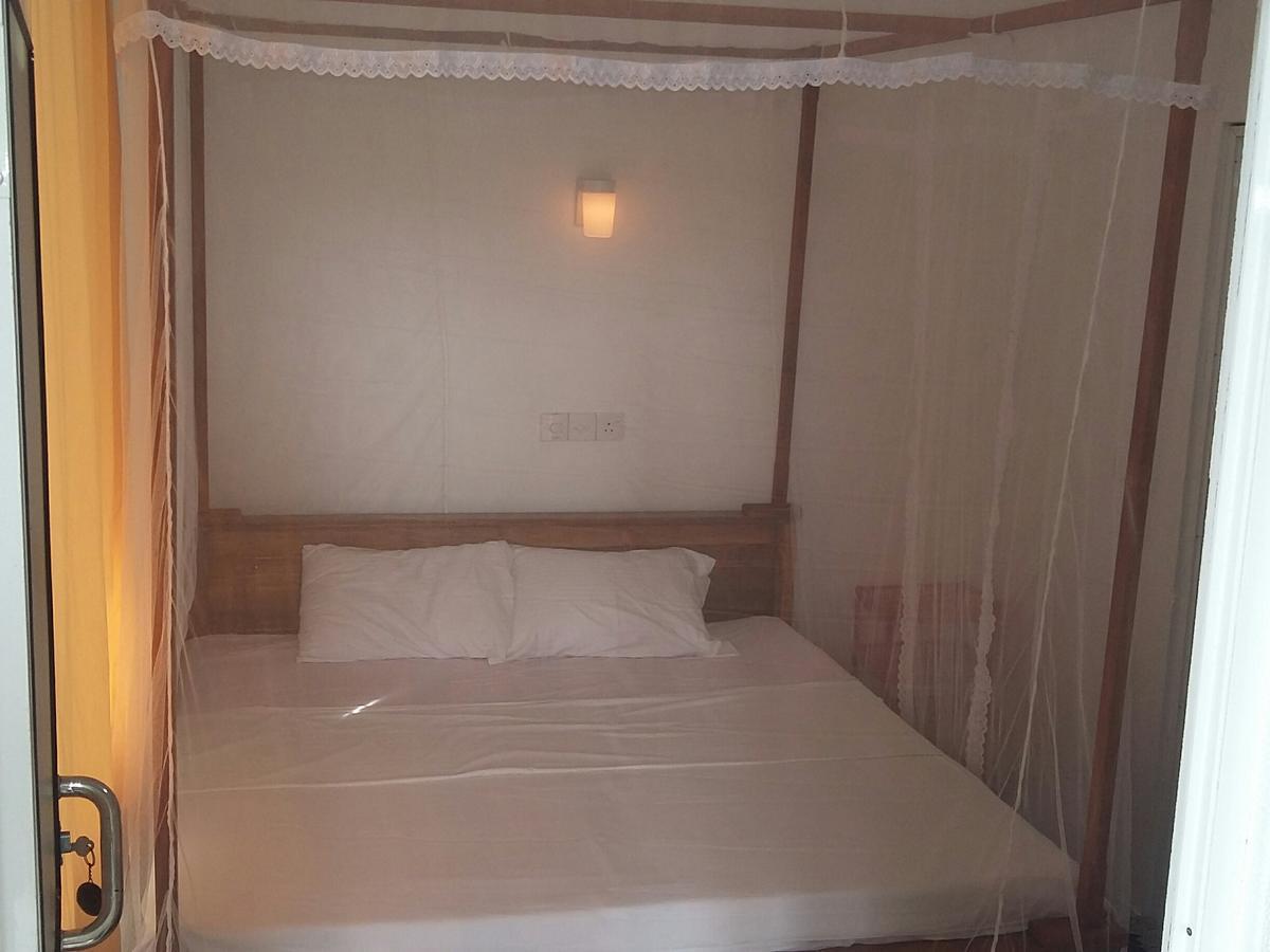 Ameesha Guesthouse 乌纳瓦图纳 外观 照片