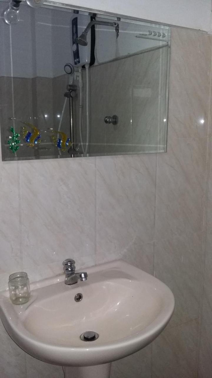 Ameesha Guesthouse 乌纳瓦图纳 外观 照片
